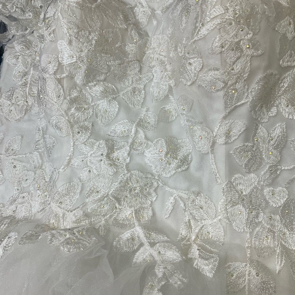 NEW La Femme White 28598 Sheer Floral Off The Shoulder Ball Bride Gown Dress 2 - Picture 8 of 10